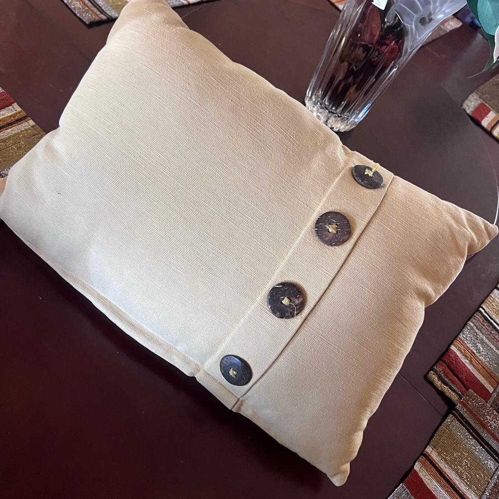 Deco pillow